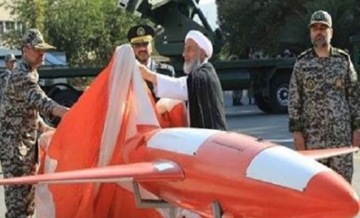 İran ürettiği İnsansız Hava Aracı Keyan'ı tanıttı