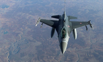 Türkiye'ye ait F-16'lar NATO görevi kapsamında bulunduğu Polonya'da ilk alarm reaksiyon görevi gerçekleştirdi