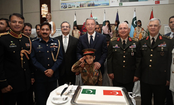 MSB Akar Pakistan Savunma Günü'nde