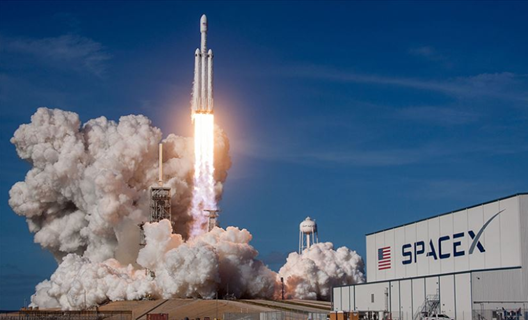 SpaceX'in ertelenen ilk insanlı uzay mekiği denemesi bugün gerçekleşecek