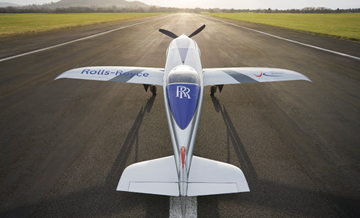 Rolls-Royce’un “Spirit Of Innovation” uçağı, dünya rekoru yolunda bir aşamayı daha tamamladı