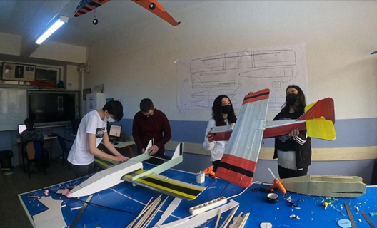 High school students who design model aircraft aim to be successful in TEKNOFEST