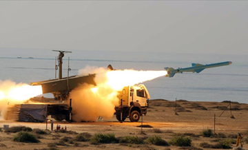 İran balistik füze denemesi yaptı